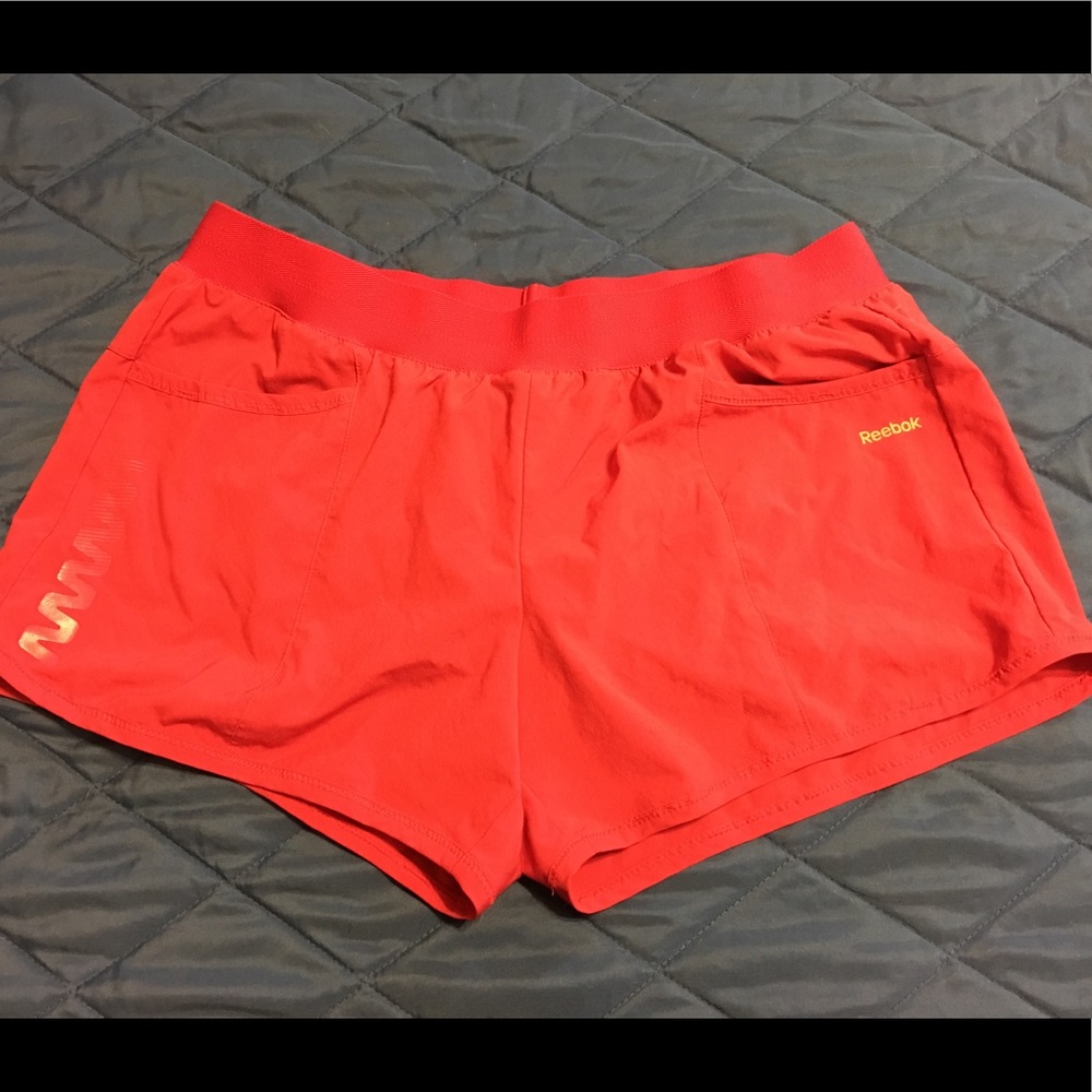 Reebok running shorts size l / xl